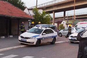 "UKUPNO 9 OSOBA EVAKUISANO IZ SUDARENIH VOZOVA" Ministar Dačić stigao na mesto nesreće: Jake policijske snage na terenu (FOTO)
