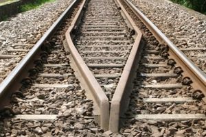 NEVEROVATNO: Pokrali šrafove sa železničkih šina