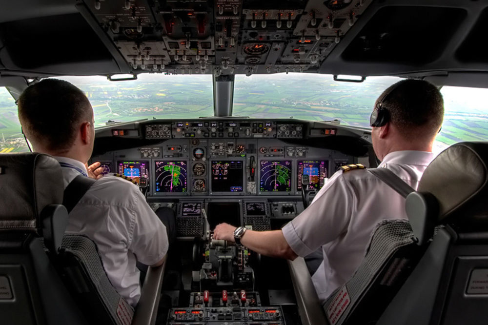 NUŽDA ZAKON MENJA:  Aviokomapnije uvode pravilo da pilot ne sme biti sam u kabini!