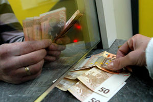 Dinar nastavlja da jača,115,27 za evro