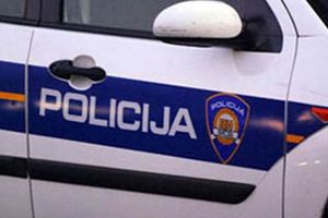 STANJE KRITIČNO: Učenik pao sa trećeg sprata škole u Splitu!