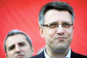 Aleksandar Popović podneo ostavku DSS!