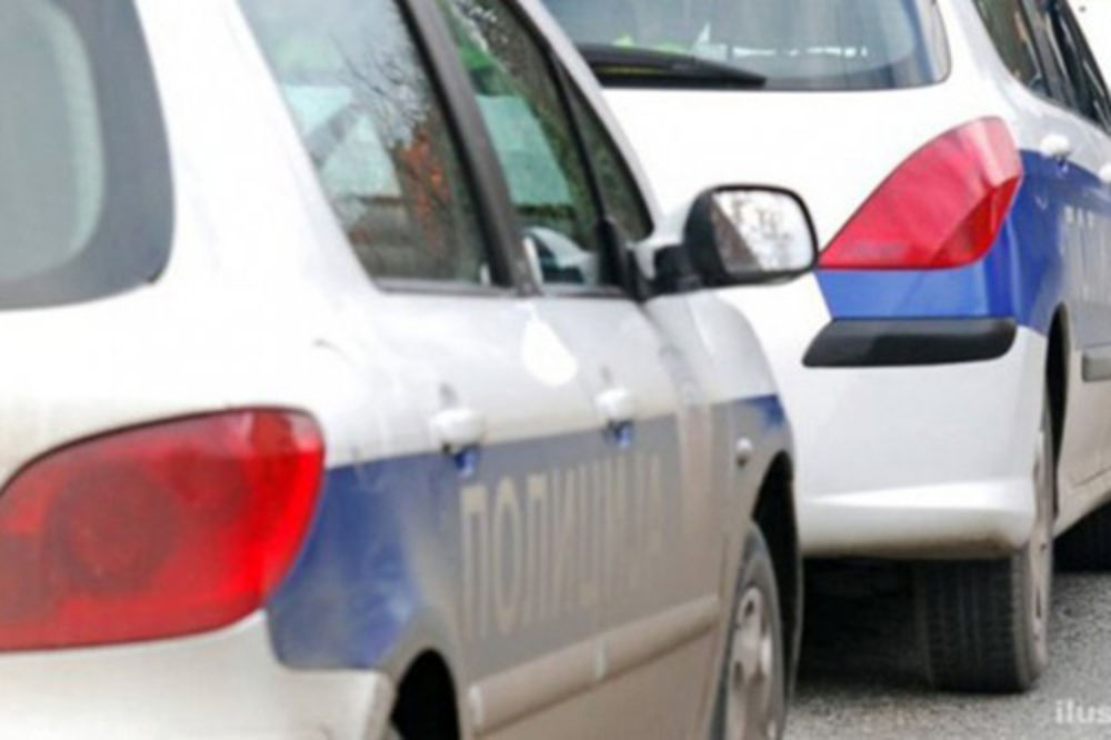 PRETUČENI POLICAJCI: Stanovnici ulice Mileve Marić Ajnštajn linčovali policijsku patrolu