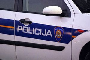Nastradali policajci koji su pratili navijače Maribora