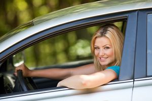 MUŠKARCI NEĆETE VEROVATI: Žene su bolji i pitomiji vozači!