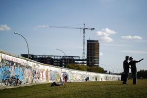 Umetnost sa Berlinskog zida prodata za 730.000 evra