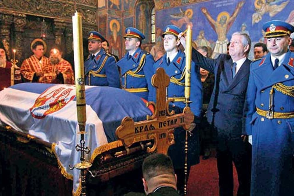 Posmrtni ostaci kralja Petra II stigli u otadžbinu