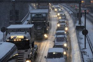 KOLAPS NA PREVOJU: Sneg i kamiondžije napravili haos, kolone duže od 10 kilometara!