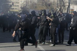 40.000 U ŠTRAJKU: Grčka paralisana, suzavac i tuče po ulicama