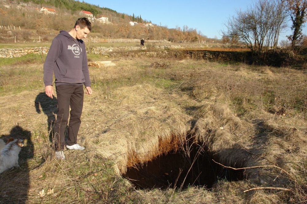 HOROR UŽIVO: Hrvati čuju duhove iz rupa u zemlji