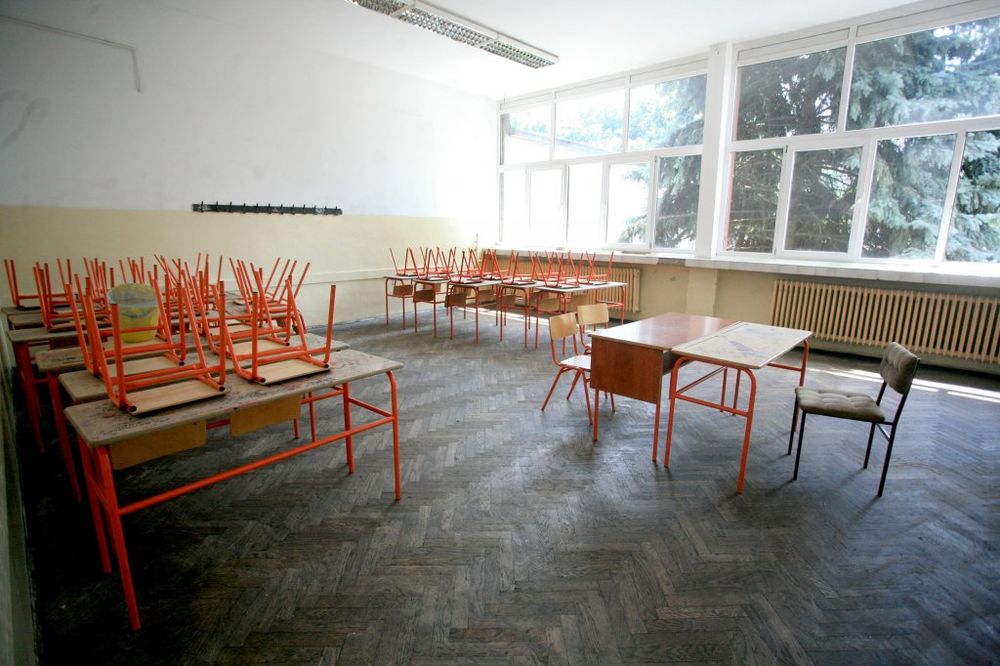 KOSOVO: Učenici masovno napuštaju srednje škole