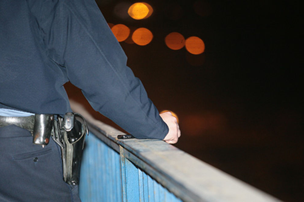 OVI POLICAJCI SU HEROJI: Petar (29) i Slobodan (23) sprečili ženu da skoči u smrt s mosta u Vrbasu