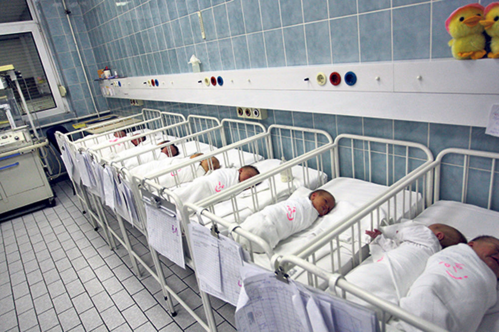 LEX SPECIALIS: Roditelji nestalih beba traže video nadzor u svim porodilištima