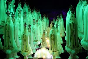 HIT NA FEJSU: Kip svetleće gospe na prodaju