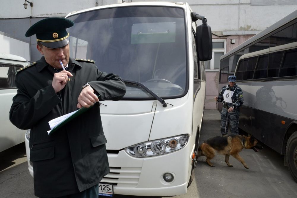 NAZVALI JE TERORISTIČKOM DRŽAVOM: Vozačima sa litvanskim tablicama zabranjen ulazak u Rusiju