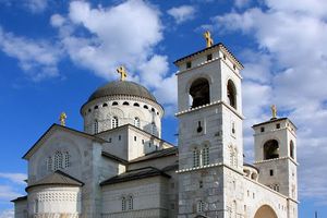 OSVEŠTAN: Patrijarh Irinej poručio da je hram u Podgorici ponos naše vere