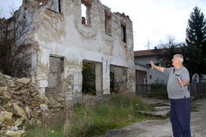 OBNAVLJA PORUŠENU DEDOVINU: Vučić ne želi da proda imanje u Bugojnu