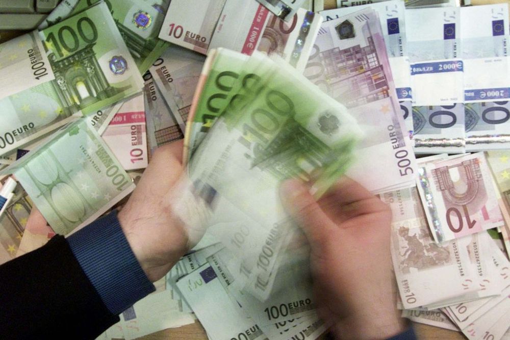 DINAR OJAČAO: Evro danas 120,4 dinara