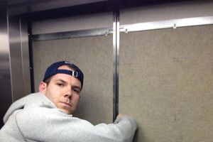 NAJVEĆI BAKSUZ U SOČIJU: Posle toaleta američki bobista se zaglavio u liftu