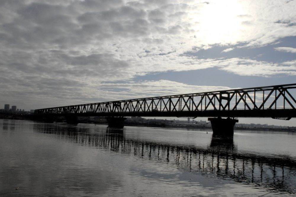 MODERNIZACIJA PRUGE: Zatvoren Pančevački most od subote
