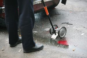 TEŽAK UDES U PANČEVU: Muškarac (33) izgubio kontrolu nad autom, udario u autobus i na mestu poginuo
