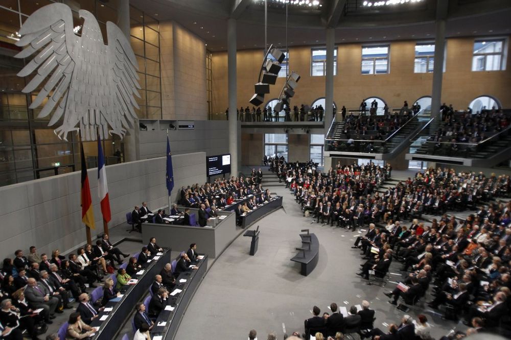 OPTUŽUJU RUSE: Nepoznati hakeri uništili IT mrežu Bundestaga