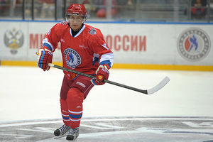 VLADAR NA LEDU: Putin postigao 6 golova na hokejaškoj utakmici