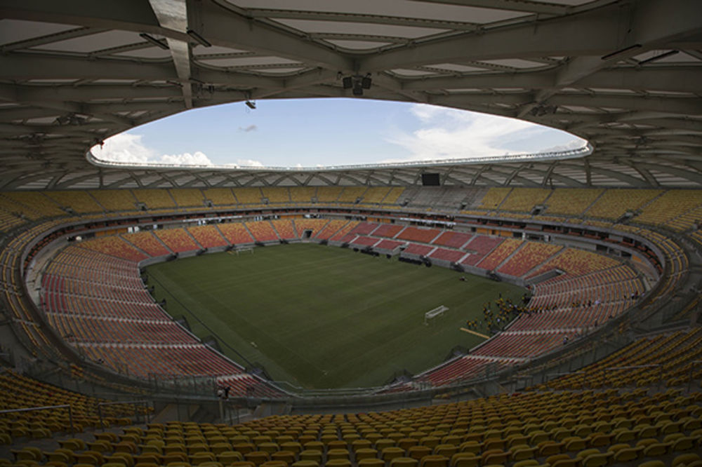 PUKLI FINANSIJSKI: Godinu dana posle SP, Brazil ne zna sta će sa stadionima