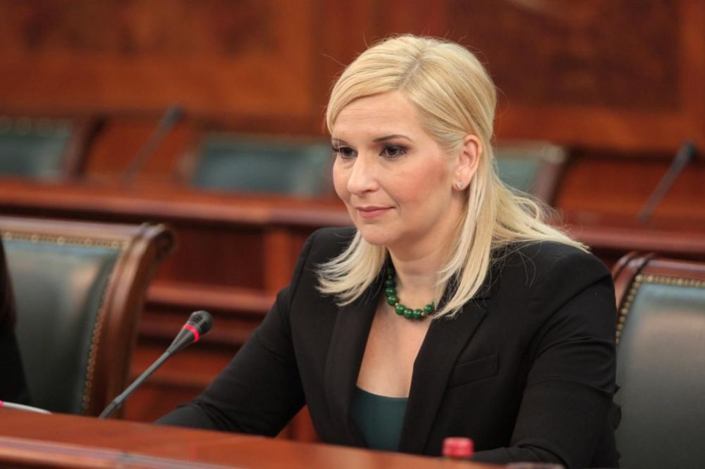 PREZENTACIJA 1.000 PREDUZEĆA Mihalović: Vladine reforme deluju, poslovno okruženje poboljšano