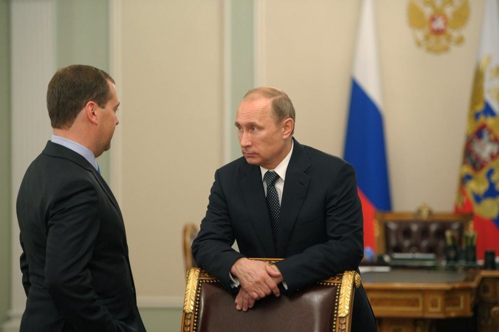 PREVIRANJE U MOSKVI: Putin razočaran Medvedevim jer je blag prema Zapadu, uskoro smena?