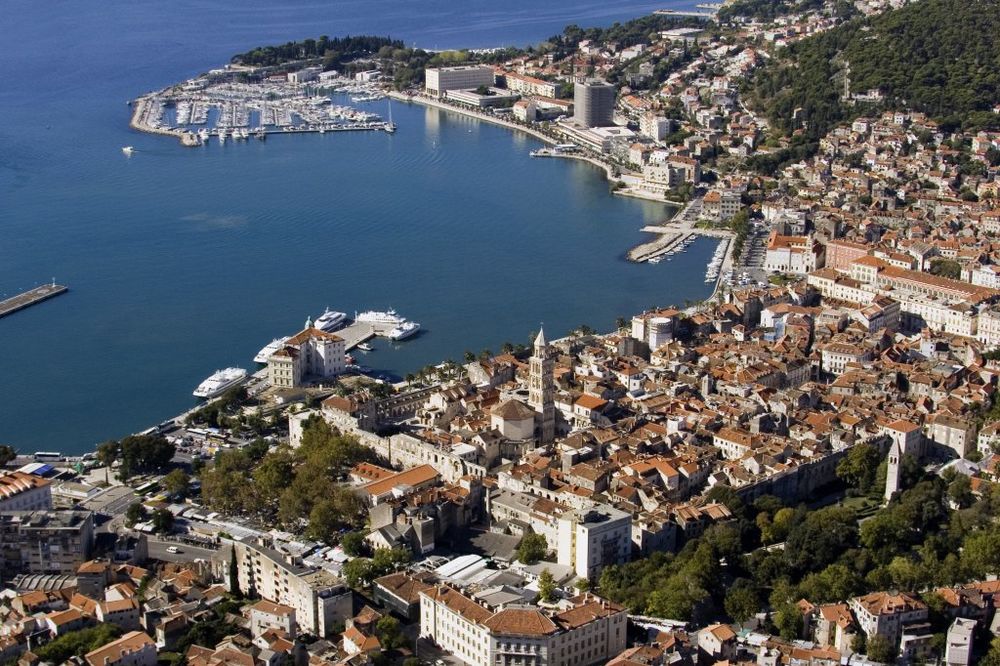PROLEĆE U DECEMBRU: U Splitu rekordnih 19 stepeni, u unutrašnjosti Hrvatske se smrzavaju
