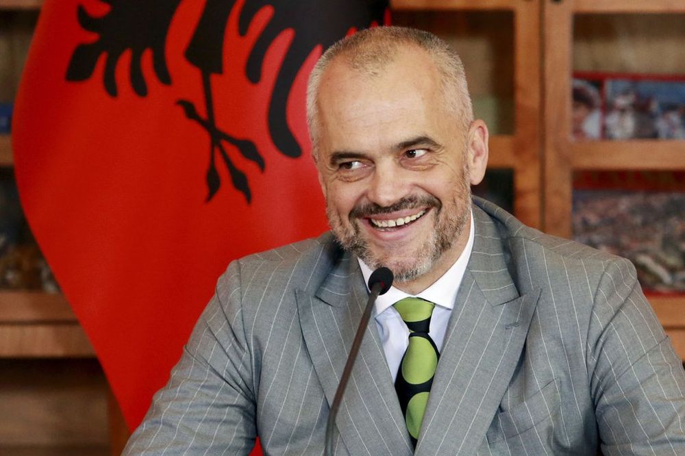 KO O ČEMU...: Edi Rama opet truća o ujedinjenju Kosova i Albanije
