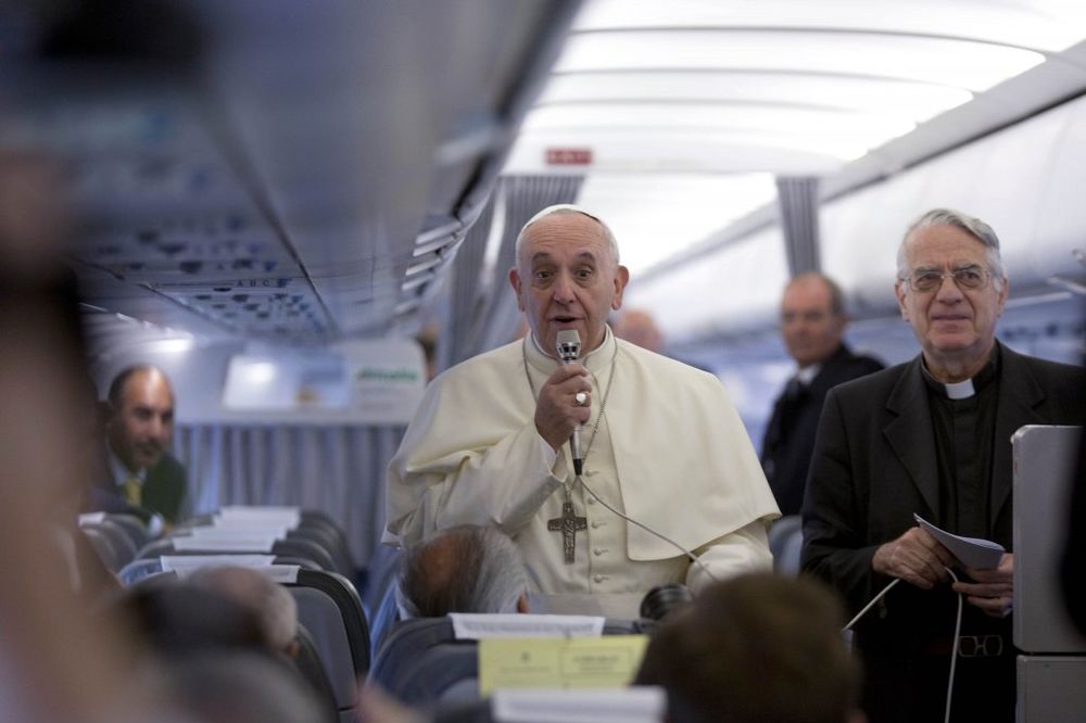 Papa Franja: Naučite ponovo da pričate međusobno, smanjite mobilne i društvene mreže