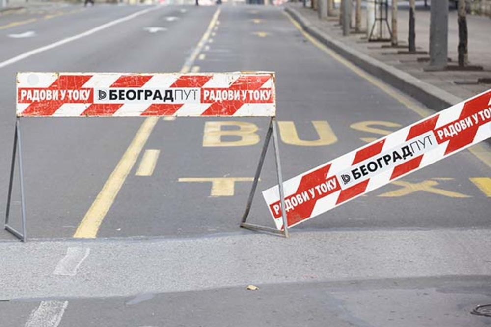 RADOVI NA ZVEZDARI: Fazno zatvaranje saobraćaja u Tršćanskoj ulici narednih mesec dana
