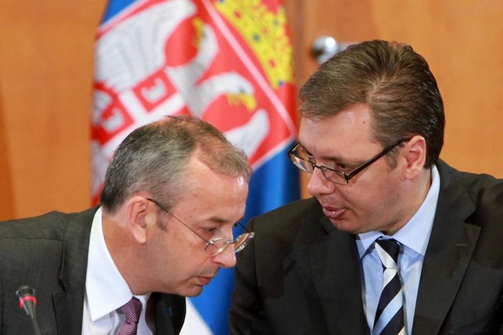 DEVENPORT: Vučić zna koliko EU radi u korist Srbije