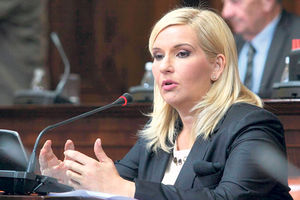 HITNA IZMENA ZAKONA: Ministarka Mihajlović traži zabranu da mlađi od 21 upravljaju moćnim vozilima