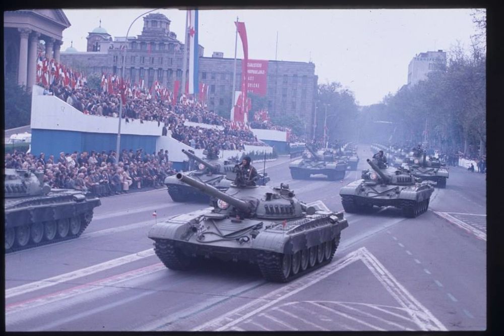 SILA JUGOSLOVENSKE NARODNE ARMIJE: Beograd grmeo na poslednjoj vojnoj paradi 1985! (VIDEO)