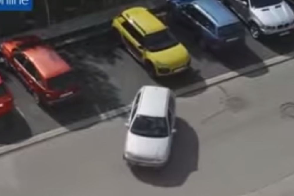 IZ ŠESTOG POKUŠAJA: Ono kad žena pokušava da parkira automobil!
