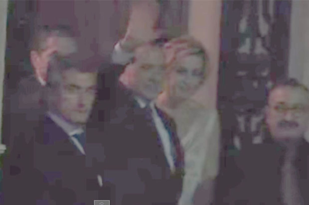 (VIDEO) KASNA VEČERA S BELIM TARTUFIMA: Pogledajte kako su se Putin i Berluskoni našli u sitne sate