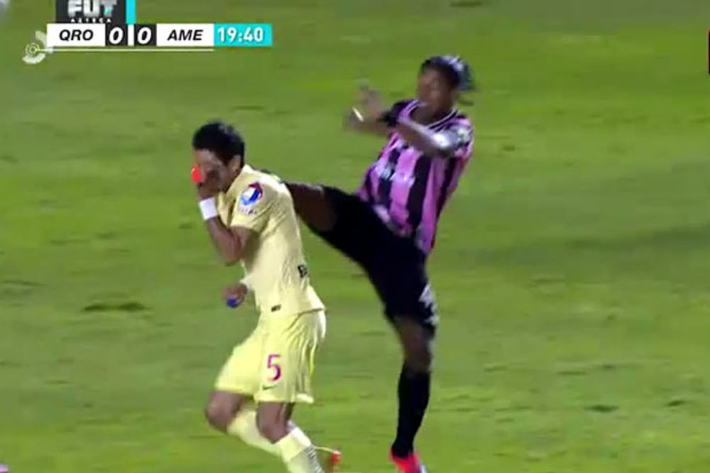 (VIDEO) BRAZILCA POŠTUJU I KAD BIJE: Ronaldinjo ga udario nogom u glavu, a on mu pružio ruku