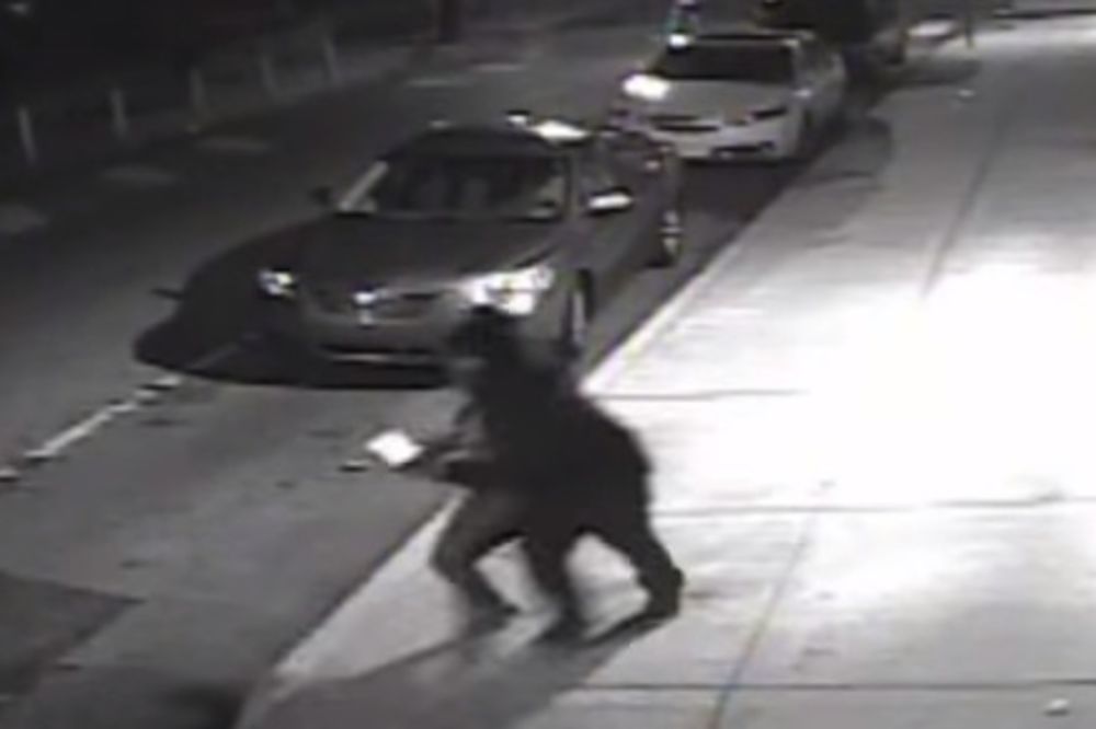 SNIMLJENA OTMICA NA ULICI: Kidnapovana devojka u Filadelfiji! (VIDEO)