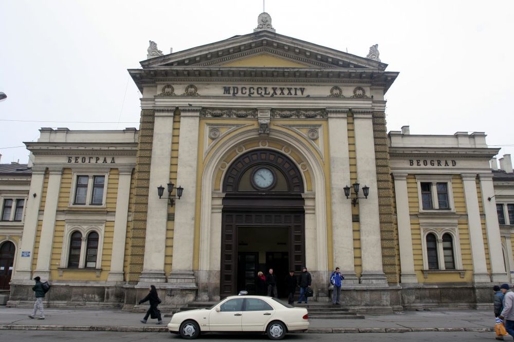 BLOKADA ŽELEZNIČKE STANICE: Studenti se pridružuju protestu nezadovoljnih radnika !