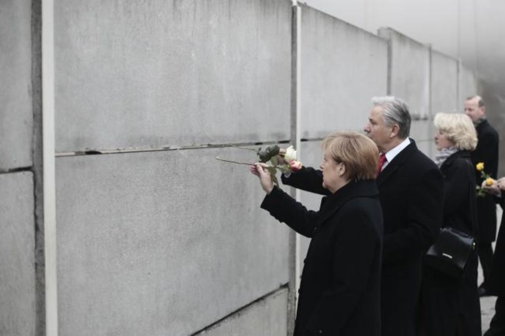 Angela Merkel: Pad zida pokazao da se snovi mogu ostvariti