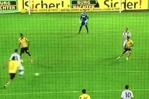 (VIDEO) NEVIĐENI AUTOGOL: Fudbaler Menhengladbaha sa 40. metara matirao svog golmana