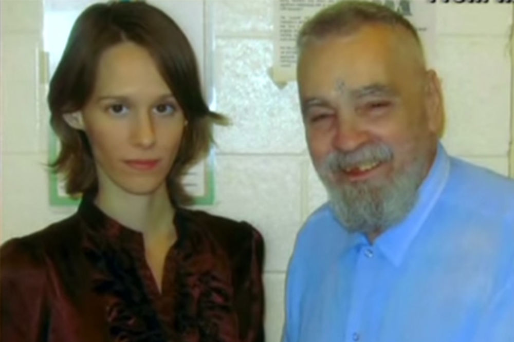 (VIDEO) ZVER PRED OLTAROM: Satanista ubica Čarls Menson ženi se u zatvoru!