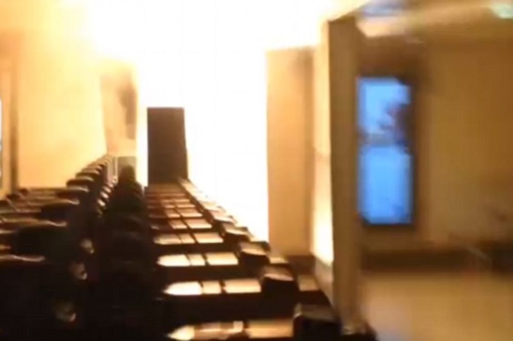 (VIDEO) DRAMATIČNA EVAKUACIJA: Požar u londonskom metrou, putnici panično bežali!
