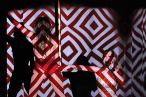 (VIDEO, FOTO) SEKSI GUZE: Džej Lo i Igi hipnotisale publiku nastupom!