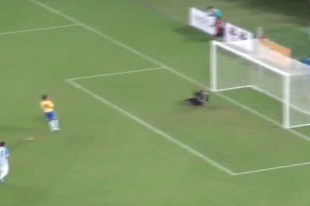(VIDEO) RAMBO ZAIGRAO ZA BRAZIL: Dejan Petković dao gol Argentini