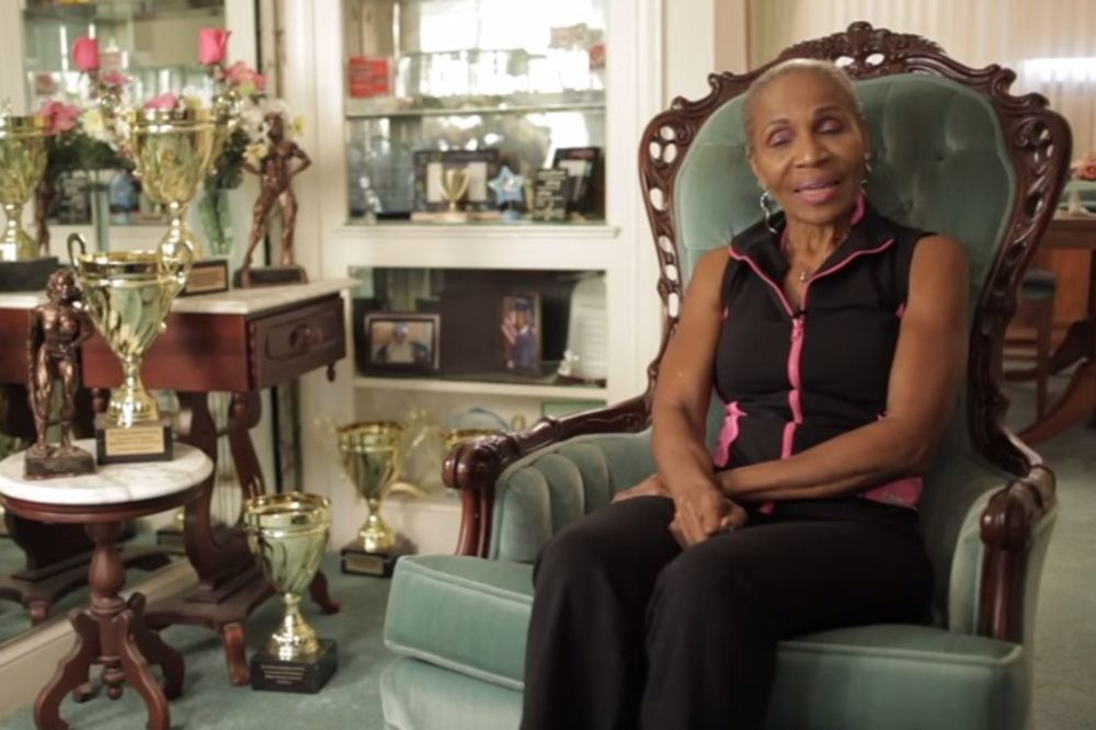 (VIDEO) NAJSTARIJA BODI-BILDERKA NA SVETU: Pogledajte kako izgleda baka od 77 godina!