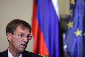 PACKA SLOVENAČKOG PREMIJERA: Srbija da podrži EU sankcije Rusiji